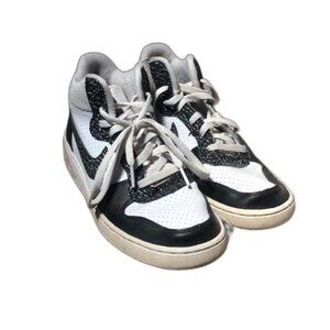 Nike Youth Boys Black & White Sneakers – Size 6.5